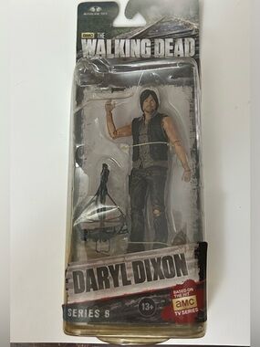 12 Piece Walking Dead Collectors Set